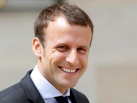 «Это французская традиция» - в кандидата в президенты Франции запустили яйцом