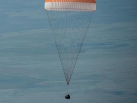 Капсула с членами экипажа МКС совершила посадку в Казахстане