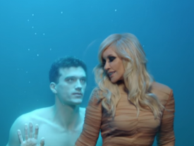 Любимая певица Януковича в новом клипе полюбила человека-амфибию 
