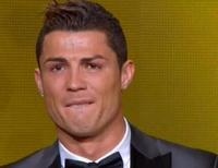 Криштиану Роналду не смог сдержать слез, получая «Золотой мяч»